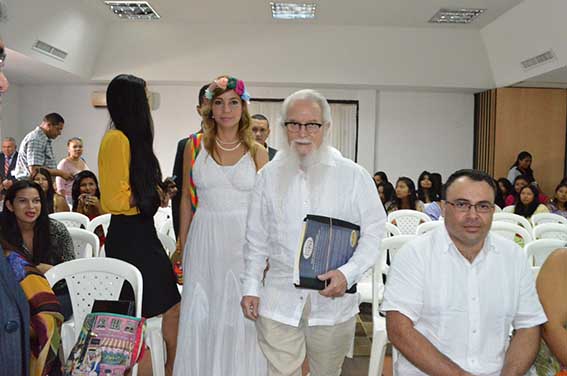 Aspecto del foro realizado en Riohacha con presencia del Embajador de la Paz William Soto Santiago.