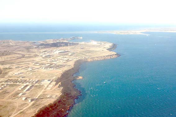 La declaratoria de Parque Natural Nacional a Bahía Portete o Kaurrele que en Wayuaniki (Lengua nativa de los Wayúu), significa Perlas del mar Caribe, no afecta la pesca artesanal que ejercen los aborígenes guajiros desde hace cientos de años. 