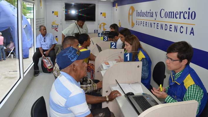 Los riohacheros acudieron a quejarse de las empresas que les prestan un mal servicio. Los riohacheros acudieron a quejarse de las empresas que les prestan un mal servicio.