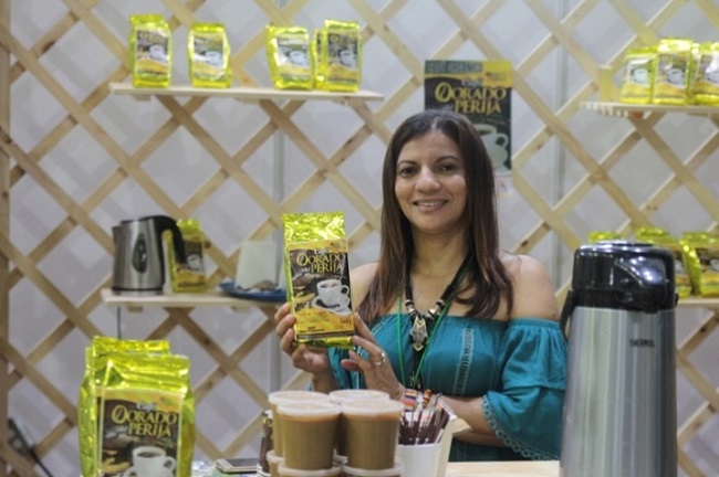 Mayerlys Aragón Arciniegas  una mujer visionaria conforma en el 2013 la Asociación de mujeres productoras de la Serranía del Perijá.