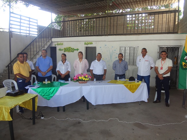 Los comunales se reunieron con el alcalde Fabio Velásquez Rivadeneira.