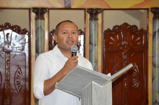 Instantes cuando Miguel Panciera Di Zoppola  Martínez, se dirigía los presentes.