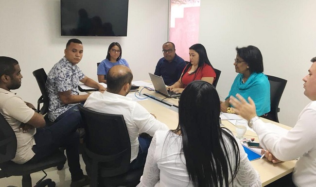 Electricaribe realiza mesas de trabajo con entidades de Manaure y Maicao.