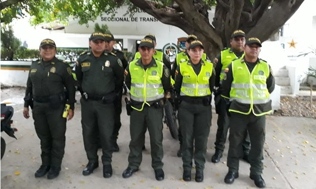 Uniformados de varias estaciones de policías realizaron campañas educativas y preventivas.