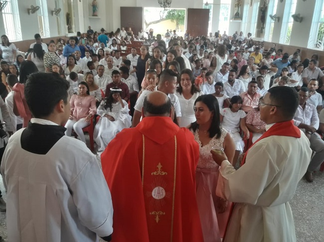 La feligresía acudió masivamente a celebrar las fiestas de San Martín de Loba.