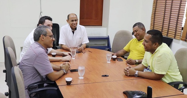 Reunión del alcalde electo José Ramiro Bermúdez Cotes, con el comité empresarial de servicios públicos de Riohacha.