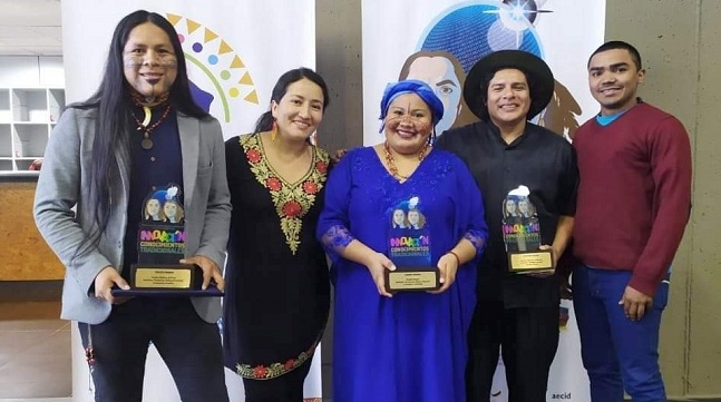 La guajira Irene Jayariyu Ipuana junto a los demás ganadores.