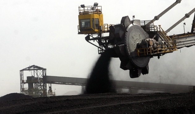 El polvillo del carbón es altamente contaminante y afecta la salud de las personas.