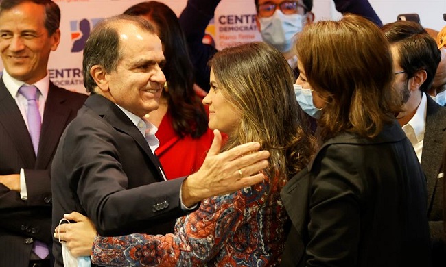 Óscar Iván Zuluaga, buscará por el Partido Centro DEmocrático suceder en la presidencia de Colombia a Iván Duque.