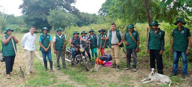 Varias familias que habitan en inmediaciones de la cuenca del río San Salvador, en Dibulla, fueron vinculadas al programa “Pagos por Servicios Ambientales’, por lo que es una iniciativa que protege el medio ambiente y le ayuda a los campesinos recibir mejores ingresos.