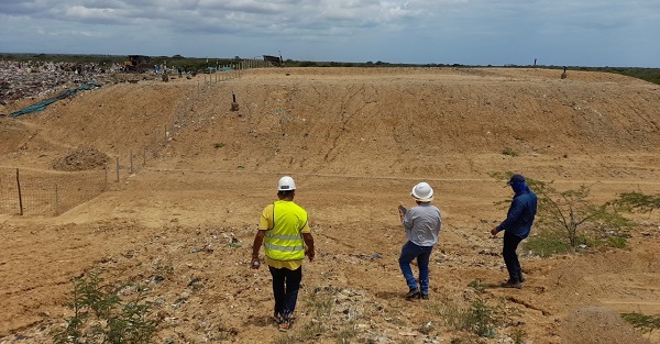 La Autoridad ambiental de La Guajira manifiesta que las celdas están colmatadas y por eso determinó cerrar el lugar donde se realiza la disposición de residuos sólidos del Distrito de Riohacha.