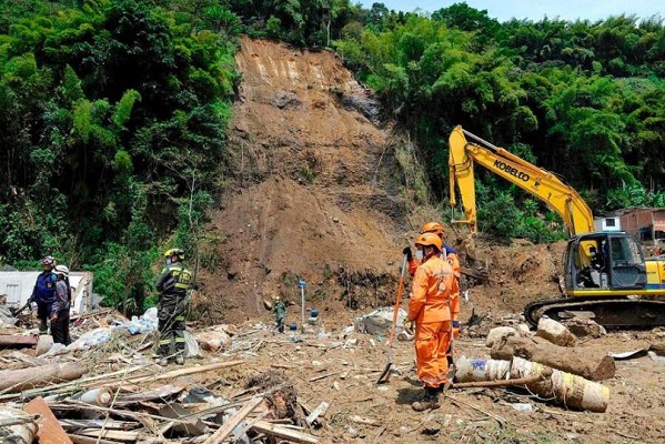 El Gobierno mantiene la alerta máxima en todo el país y ha convocado un Puesto de Mando Unificado.