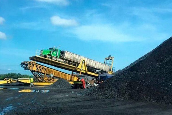 En el puerto siempre se observa carbón, siendo este mineral el producto de Colombia que más exporta.