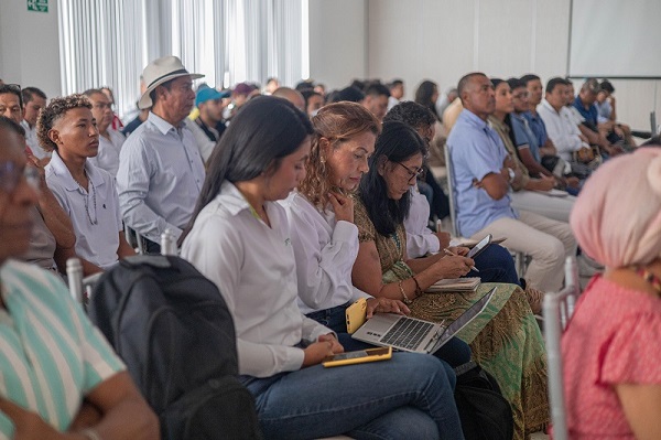 Encuentro de lecciones aprendidas en la gestión social y ambiental de la transición energética justa en La Guajira.
