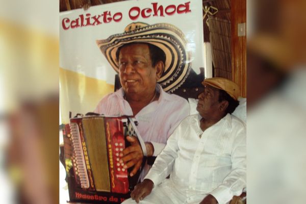 Calixto Ochoa, escribió su propia historia teniendo como compañera permanente a su acordeón