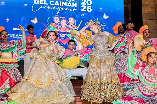 Sahara Ledesma, Reina del Caimán Cienaguero, en compañía de María Sofía Infante De Oro, Reina infantil, en la presentación oficial de la edición 2026. Foto redes sociales María Infante De Oro 