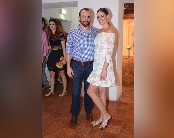 El caleño y la samaria ya se encuentran ultimando detalles de lo que será su matrimonio, los invitados ya han comenzado a viajar a la Sultana del Valle. El caleño y la samaria ya se encuentran ultimando detalles de lo que será su matrimonio, los invitados ya han comenzado a viajar a la Sultana del Valle.