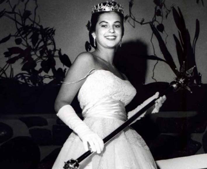 Luz Marina Zuluaga cuando fue coronada como Señorita Colombia.