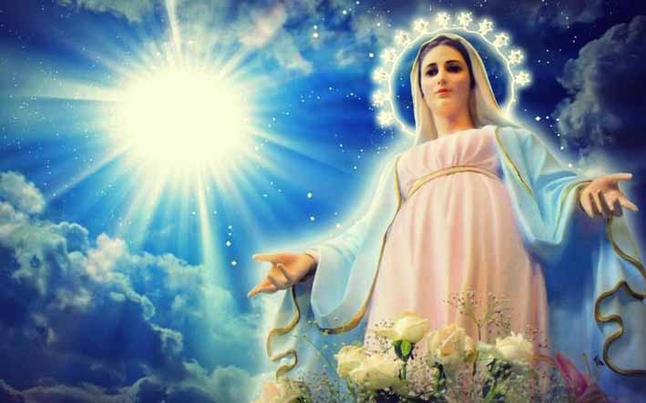 Un día como hoy de 1830 hizo la virgen María la segunda aparición a sor Catalina, en la capilla de las hijas de la Caridad, mientras hacía meditación, juntamente con sus hermanas de la comunidad. De aquí parte esta importante fecha.