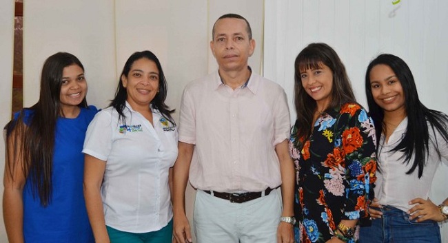 Junto al cumplimentado, María Alejandra Peñaranda, la Gestora Social, Marisol Pimienta, Inés Lucia Peñanda y Diandra Pinto.