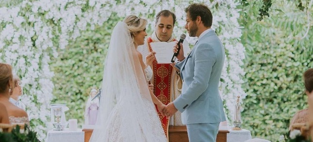 La presentadora estuvo muy feliz porque su padre la acompañó hacia el altar.