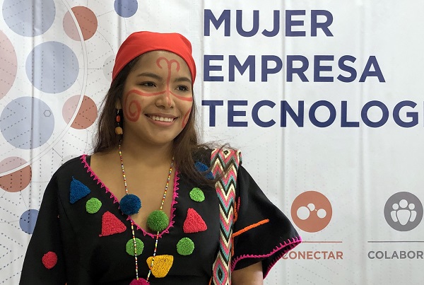 La indígena wayú Brianyelin Apushaina asiste al foro de emprendimiento femenino organizado por BBVA en Cali