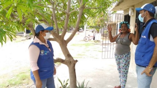 Aspecto de la jornada de socialización de prevención ambiental a los habitantes de los barrios Aeropuerto y Matajuna de Riohacha.
