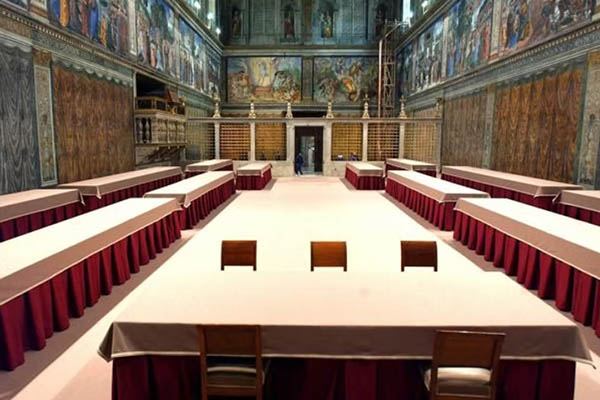 Testigo de todas las elecciones papales desde 1492, con cinco excepciones, el recinto se prepara de nuevo para otra histórica decisión: la de los 133 cardenales electores que, reunidos a puerta cerrada, procederán la próxima semana a la elección del sustituto de Francisco y nuevo obispo de Roma. (Foto EFE imagen de archivo) Testigo de todas las elecciones papales desde 1492, con cinco excepciones, el recinto se prepara de nuevo para otra histórica decisión: la de los 133 cardenales electores que, reunidos a puerta cerrada, procederán la próxima semana a la elección del sustituto de Francisco y nuevo obispo de Roma. (Foto EFE imagen de archivo)