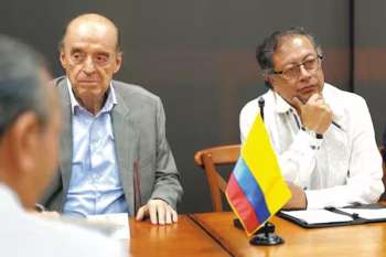  Gustavo Petro, Presidente de Colombia; Álvaro Leyva excanciller de la República. 
