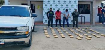 Nilson José Méndez Fuentes y Jesús David Brito Pimienta fueron puestos a disposición de la Fiscalía URI de Maicao. Nilson José Méndez Fuentes y Jesús David Brito Pimienta fueron puestos a disposición de la Fiscalía URI de Maicao.