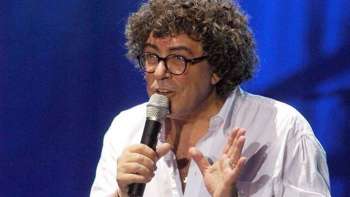 El intérprete, ha llamado a esta gira "Piero, por más puentes y menos muros" para decir que "no estamos de acuerdo" con la propuesta del presidente Donald Trump. El intérprete, ha llamado a esta gira "Piero, por más puentes y menos muros" para decir que "no estamos de acuerdo" con la propuesta del presidente Donald Trump.