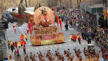 La ruta del desfile de Manhattan se reducirá a solo unas pocas cuadras de globos gigantes, carrozas festivas y artistas.