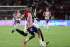 José Enamorado, jugador del Atlético Junior F.C. enfrentándose a un rival del América de Cali. Foto Dimayor